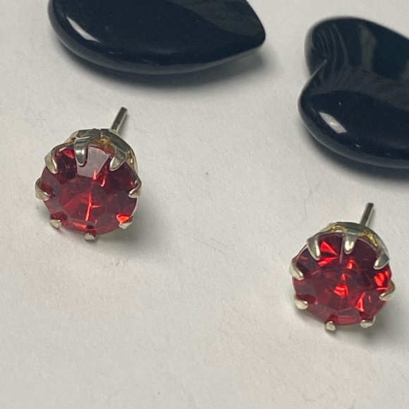 ๐Sale ๐2 for $10 NWOT nerves worn red crystal look post earrings bright winter - Picture 3 of 5